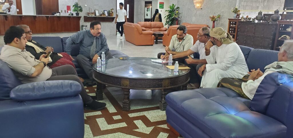 وفد من الجمعية اليمنية لرياضات وسباقات الصقور يزور مؤسسة حضرموت تنمية بشرية وفندق رمادا بالمكلا ضمن التحضيرات لفعالية “الحارث 2025” وفد من الجمعية اليمنية لرياضات وسباقات الصقور يزور مؤسسة حضرموت تنمية بشرية وفندق رمادا بالمكلا ضمن التحضيرات لفعالية “الحارث 2025”