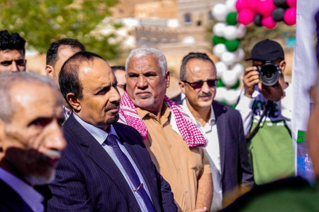 محافظ حضرموت يضع حجر الأساس لمركز البكرية الخيري للغسيل الكلوي بدوعن بتمويل من مركز الملك سلمان محافظ حضرموت يضع حجر الأساس لمركز البكرية الخيري للغسيل الكلوي بدوعن بتمويل من مركز الملك سلمان