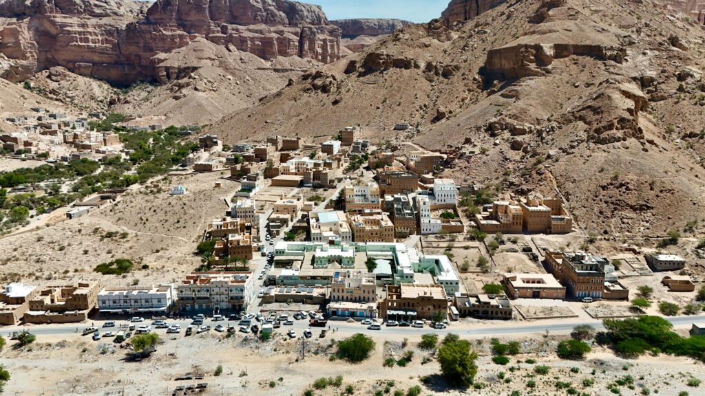 محافظ حضرموت يدشّن مشروع إعادة تشغيل مستشفى بضة بدوعن محافظ حضرموت يدشّن مشروع إعادة تشغيل مستشفى بضة بدوعن