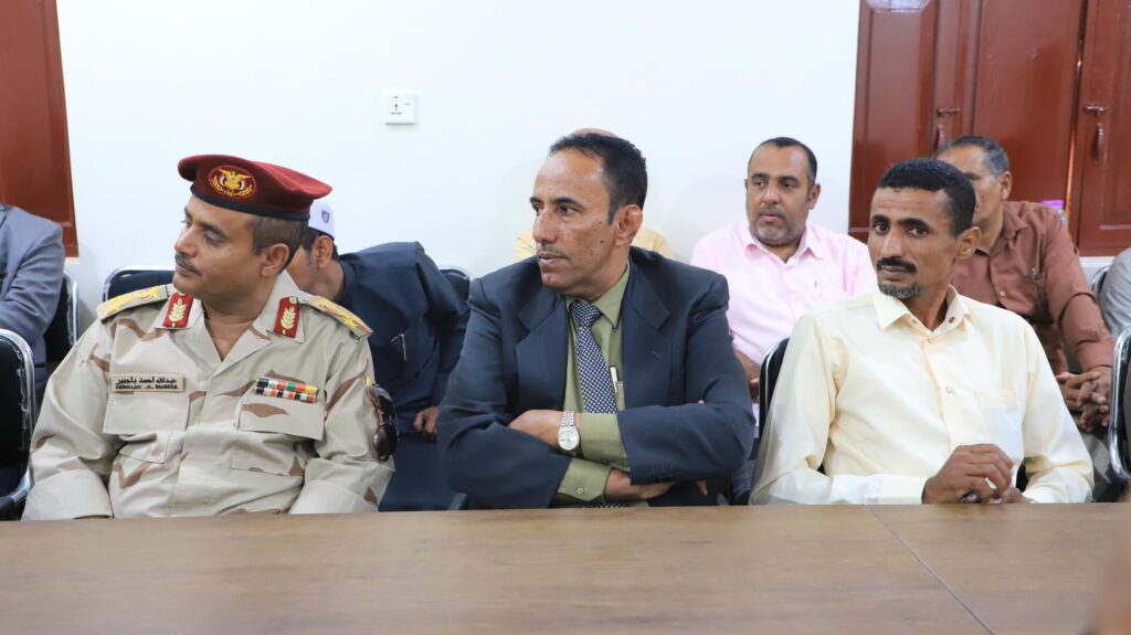 محافظ حضرموت يرأس اجتماعًا لقيادة السلطة المحلية والمكتب التنفيذي بمديرية دوعن محافظ حضرموت يرأس اجتماعًا لقيادة السلطة المحلية والمكتب التنفيذي بمديرية دوعن