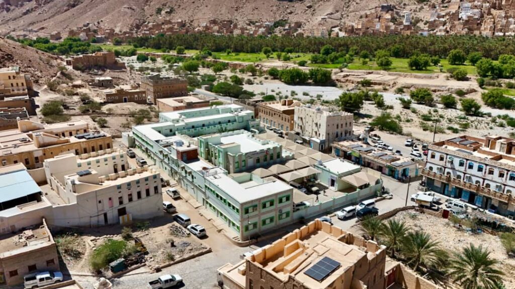 محافظ حضرموت يقوم بزيارة تفقدية لمديرية دوعن ويؤكد دعم السلطة المحلية للنهوض التنموي بالمديرية محافظ حضرموت يقوم بزيارة تفقدية لمديرية دوعن ويؤكد دعم السلطة المحلية للنهوض التنموي بالمديرية