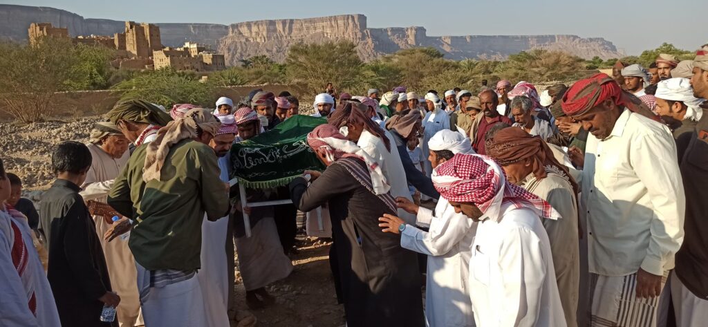 مديرية رخية تشيّع جثمان الشخصية الاجتماعية سالمين بن يسلم بن ضبعان بن طويل في موكب مهيب مديرية رخية تشيّع جثمان الشخصية الاجتماعية سالمين بن يسلم بن ضبعان بن طويل في موكب مهيب