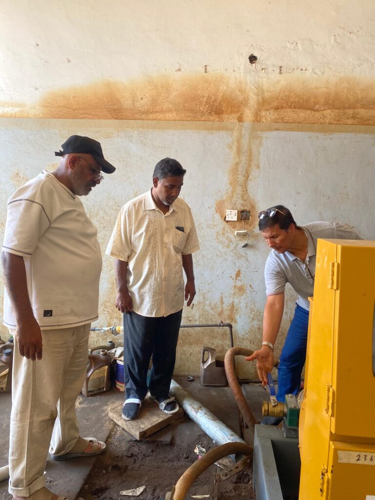 بمتابعة وزير النفط والمعادن الدكتور سعيد الشماسي وبتوجيهات المدير العام التنفيذي المهندس محسن بن حمد وهيط: وصول مولدات الغاز إلى منشأة غاز بروم بمتابعة وزير النفط والمعادن الدكتور سعيد الشماسي وبتوجيهات المدير العام التنفيذي المهندس محسن بن حمد وهيط: وصول مولدات الغاز إلى منشأة غاز بروم