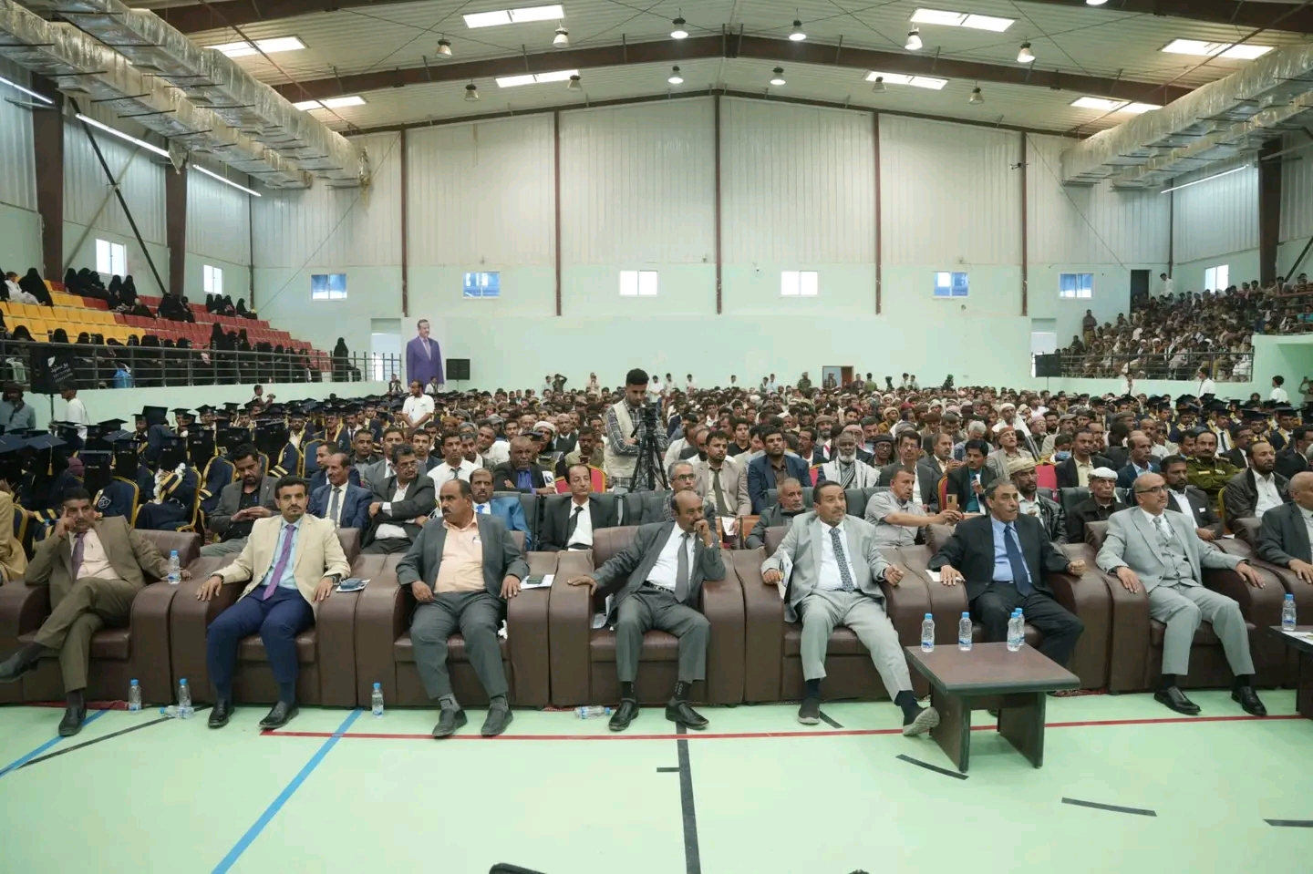 برعاية الرئيس الزُبيدي.. شبوة تحتفي بتخرج الدفعة الاولى من جامعة شبوة - برعاية الرئيس الزُبيدي.. شبوة تحتفي بتخرج الدفعة الاولى من جامعة شبوة -