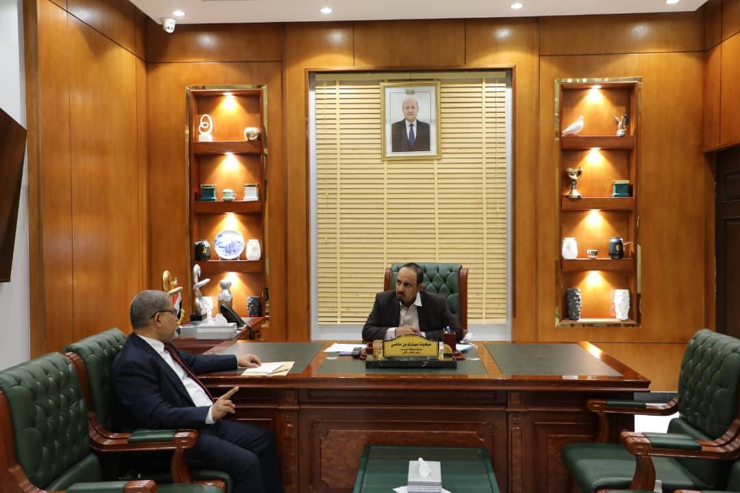 المحافظ بن ماضي ورئيس جامعة حضرموت يناقشان جملة نشاطات أكاديمية وبحثية لتطوير التعليم الأكاديمي بالجامعة المحافظ بن ماضي ورئيس جامعة حضرموت يناقشان جملة نشاطات أكاديمية وبحثية لتطوير التعليم الأكاديمي بالجامعة