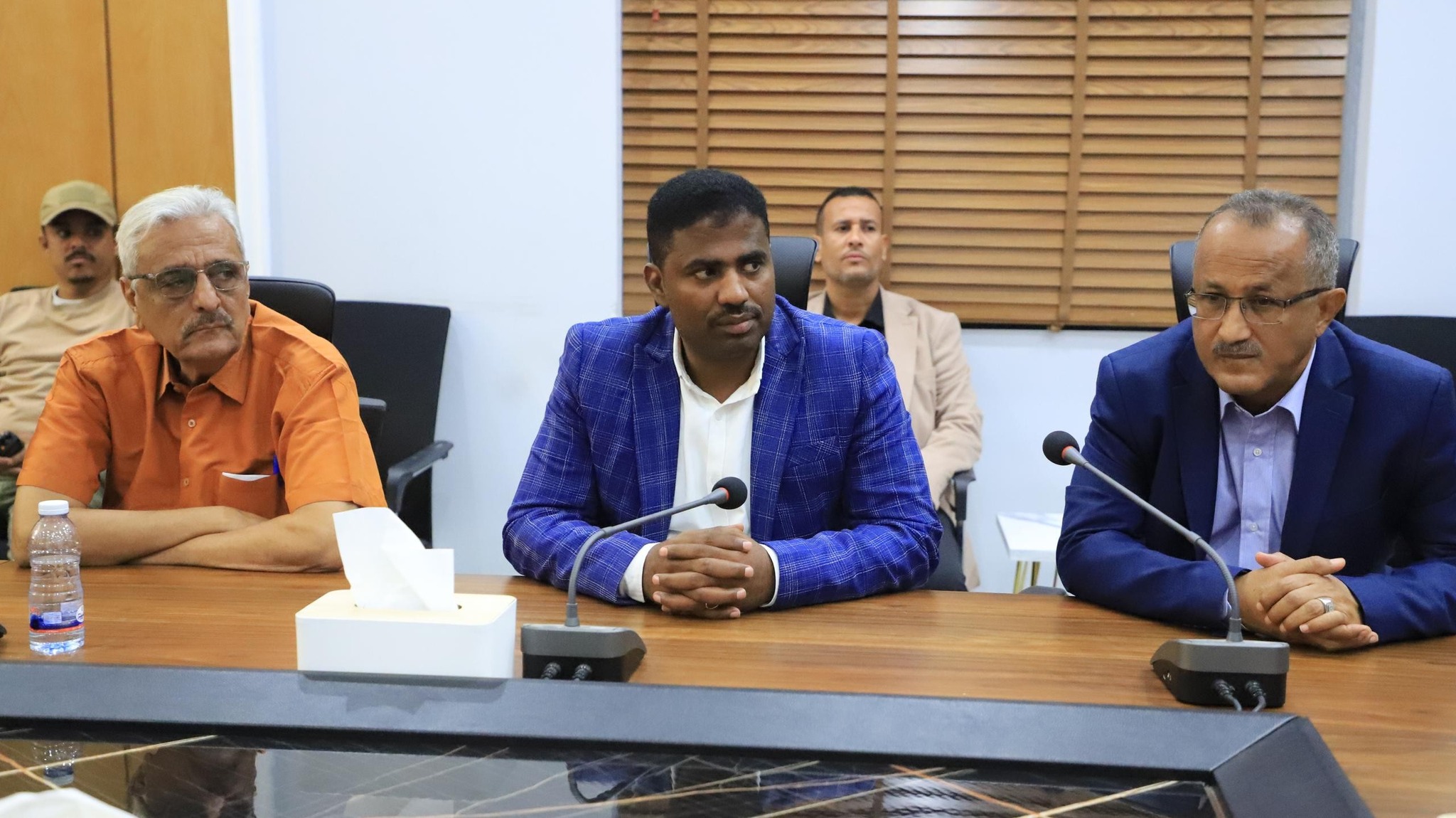 خلال استقباله بعثة نادي تضامن حضرموت..المحافظ بن ماضي يشيد بروح العزيمة والإصرار التي تحلّى بها اللاعبون والجهازان الفني والإداري للفريق خلال استقباله بعثة نادي تضامن حضرموت..المحافظ بن ماضي يشيد بروح العزيمة والإصرار التي تحلّى بها اللاعبون والجهازان الفني والإداري للفريق