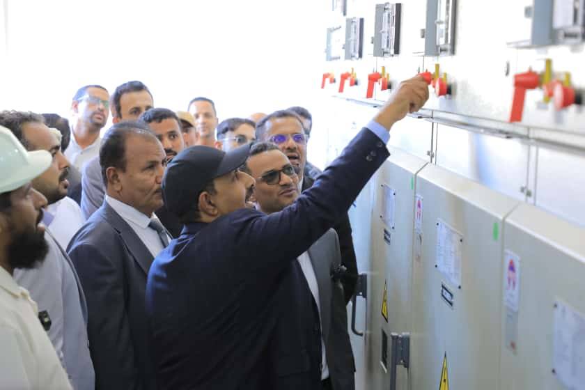 محافظ حضرموت يزيح الستار ويدشن عددًا من مشاريع النقل والتوزيع والتوليد لتعزيز كهرباء وادي وصحراء المحافظة بأكثر من 13مليون دولار بتمويل من السلطة المحلية بالمحافظة محافظ حضرموت يزيح الستار ويدشن عددًا من مشاريع النقل والتوزيع والتوليد لتعزيز كهرباء وادي وصحراء المحافظة بأكثر من 13مليون دولار بتمويل من السلطة المحلية بالمحافظة