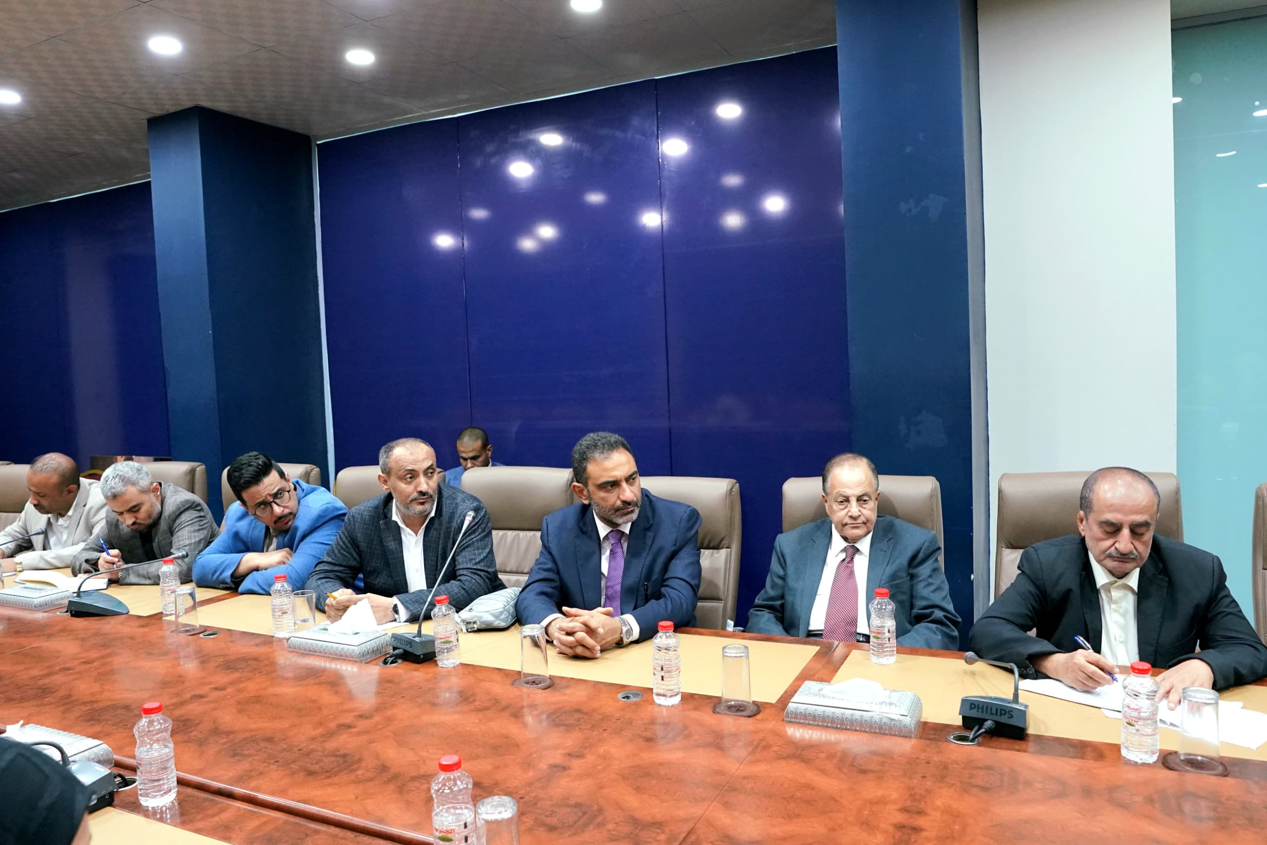 الرئيس الزُبيدي يترأس اجتماعاً موسعاً لهيئة رئاسة المجلس الانتقالي والأمانة العامة الرئيس الزُبيدي يترأس اجتماعاً موسعاً لهيئة رئاسة المجلس الانتقالي والأمانة العامة