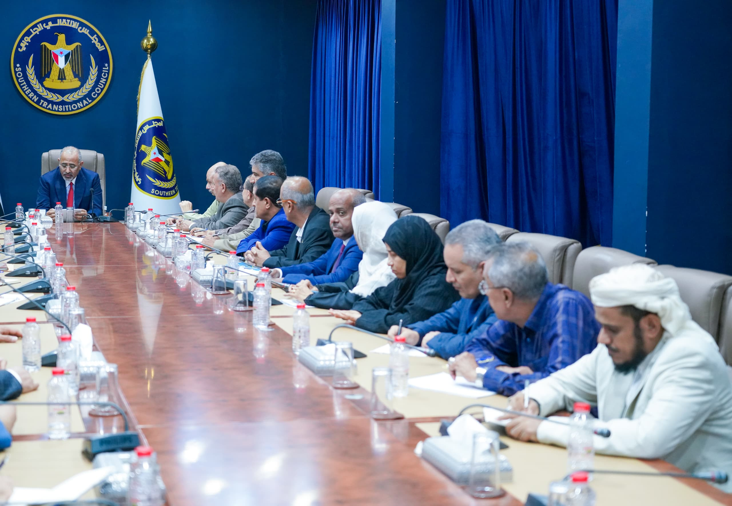 الرئيس الزُبيدي يترأس اجتماعاً موسعاً لهيئة رئاسة المجلس الانتقالي والأمانة العامة الرئيس الزُبيدي يترأس اجتماعاً موسعاً لهيئة رئاسة المجلس الانتقالي والأمانة العامة