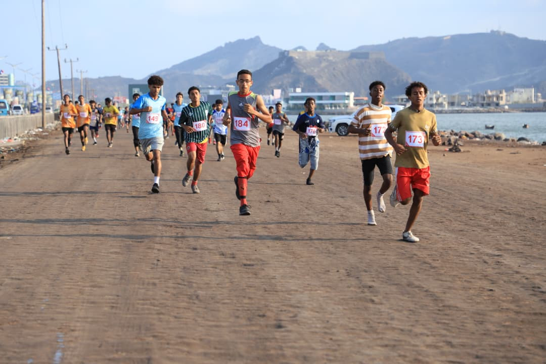 برعاية المجلس الانتقالي.. العاصمة عدن تشهد سباق اختراق الضاحية بمناسبة الذكرى الـ58 لعيد الاستقلال برعاية المجلس الانتقالي.. العاصمة عدن تشهد سباق اختراق الضاحية بمناسبة الذكرى الـ58 لعيد الاستقلال