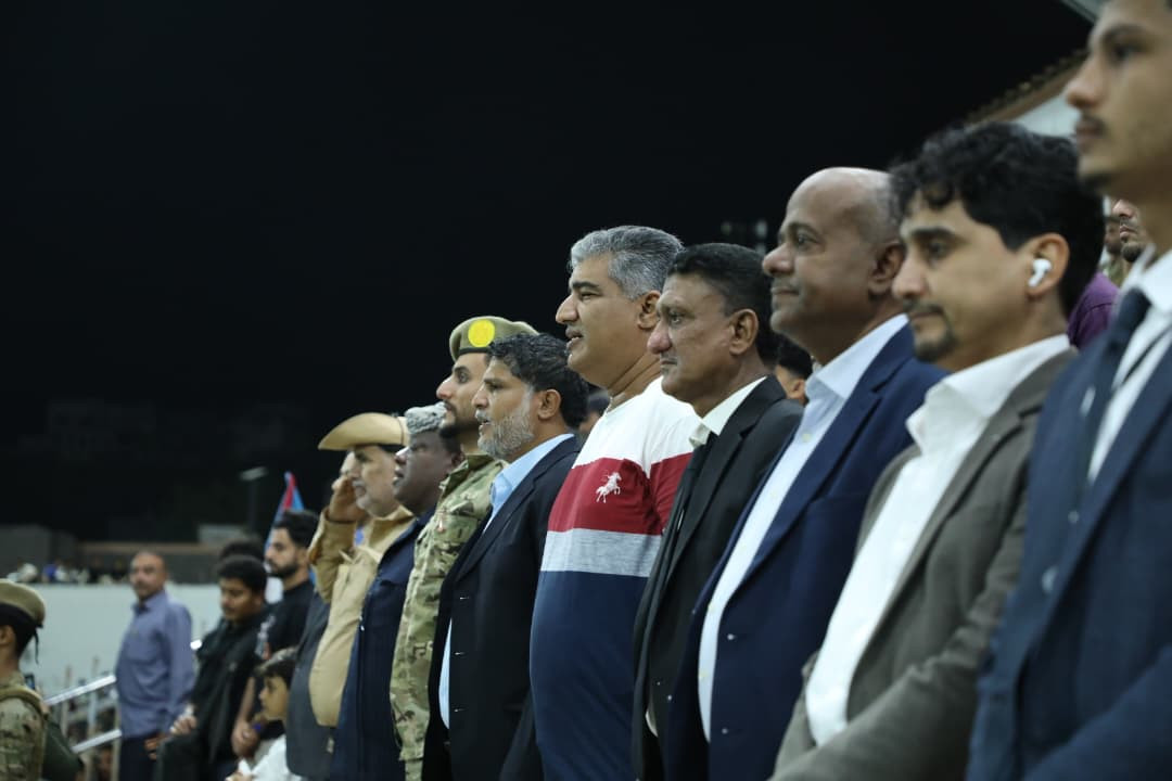 الرئيس الزُبيدي يشهد نهائي كأس العاصمة عدن ويتوج وحدة عدن بطلاً للبطولة الرئيس الزُبيدي يشهد نهائي كأس العاصمة عدن ويتوج وحدة عدن بطلاً للبطولة