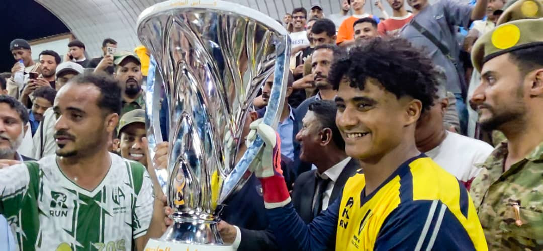 الرئيس الزُبيدي يشهد نهائي كأس العاصمة عدن ويتوج وحدة عدن بطلاً للبطولة الرئيس الزُبيدي يشهد نهائي كأس العاصمة عدن ويتوج وحدة عدن بطلاً للبطولة