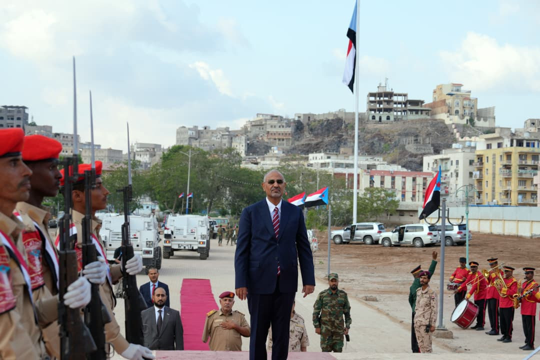 الرئيس الزُبيدي يضع إكليلا من الزهور على النصب التذكاري لشهداء الجنوب العربي بمناسبة العيد الـ58 للاستقلال الوطني 30 نوفمبر الرئيس الزُبيدي يضع إكليلا من الزهور على النصب التذكاري لشهداء الجنوب العربي بمناسبة العيد الـ58 للاستقلال الوطني 30 نوفمبر