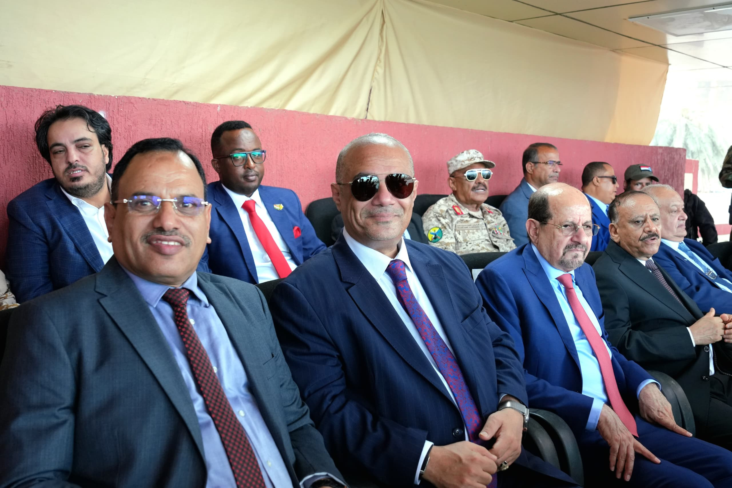 الرئيس الزُبيدي يشهد عرضا عسكريا مهيبا للقوات المسلحة الجنوبية احتفاءً بالعيد الـ58 للاستقلال الوطني 30 نوفمبر الرئيس الزُبيدي يشهد عرضا عسكريا مهيبا للقوات المسلحة الجنوبية احتفاءً بالعيد الـ58 للاستقلال الوطني 30 نوفمبر