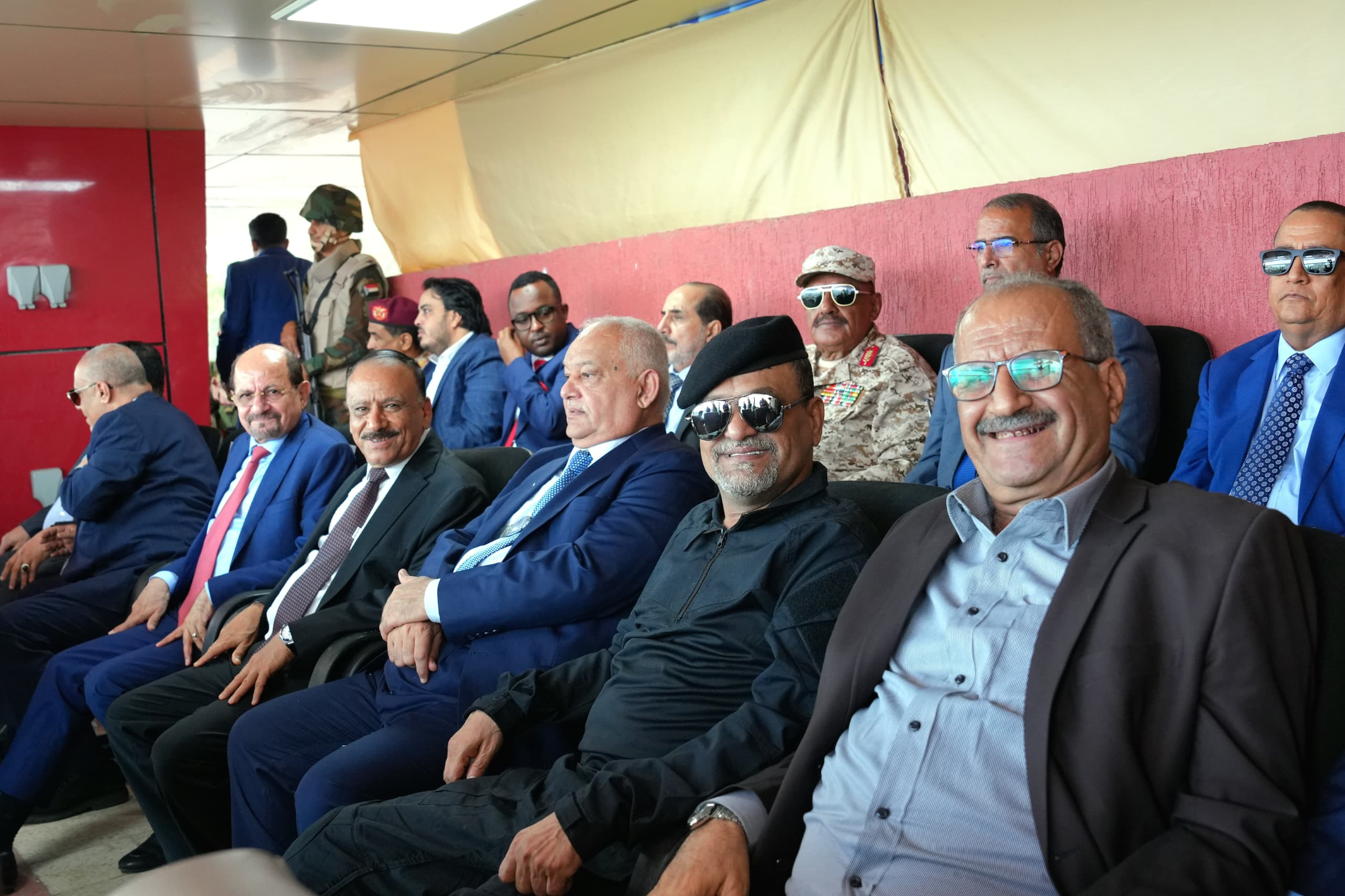 الرئيس الزُبيدي يشهد عرضا عسكريا مهيبا للقوات المسلحة الجنوبية احتفاءً بالعيد الـ58 للاستقلال الوطني 30 نوفمبر الرئيس الزُبيدي يشهد عرضا عسكريا مهيبا للقوات المسلحة الجنوبية احتفاءً بالعيد الـ58 للاستقلال الوطني 30 نوفمبر