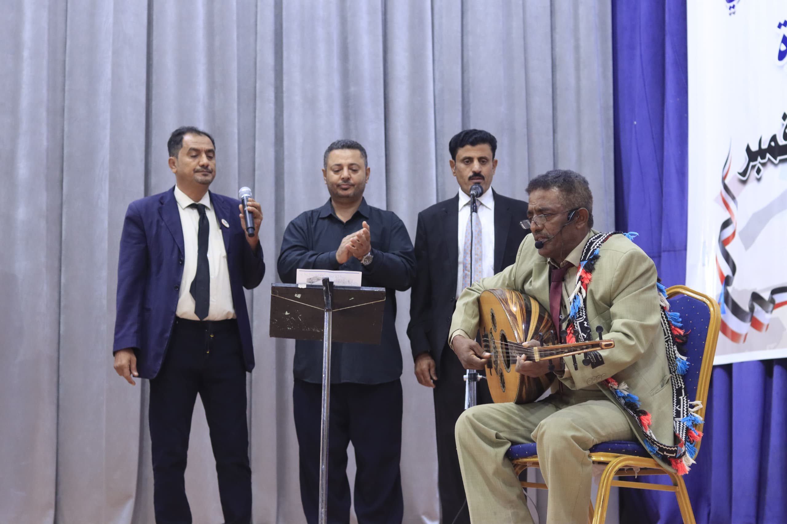 انتقالي شبوة ينظم حفلاً خطابياً وفنياً احتفاءً بالذكرى الـ58 لعيد الاستقلال الـ30 من نوفمبر انتقالي شبوة ينظم حفلاً خطابياً وفنياً احتفاءً بالذكرى الـ58 لعيد الاستقلال الـ30 من نوفمبر