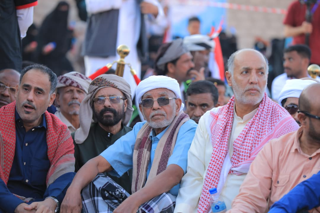 في مليونية 30 نوفمبر.. الحشود الجماهيرية في سيئون توكد تمسكها بخيار تحرير وادي حضرموت على طريق استعادة دولة الجنوب العربي(بيان) في مليونية 30 نوفمبر.. الحشود الجماهيرية في سيئون توكد تمسكها بخيار تحرير وادي حضرموت على طريق استعادة دولة الجنوب العربي(بيان)