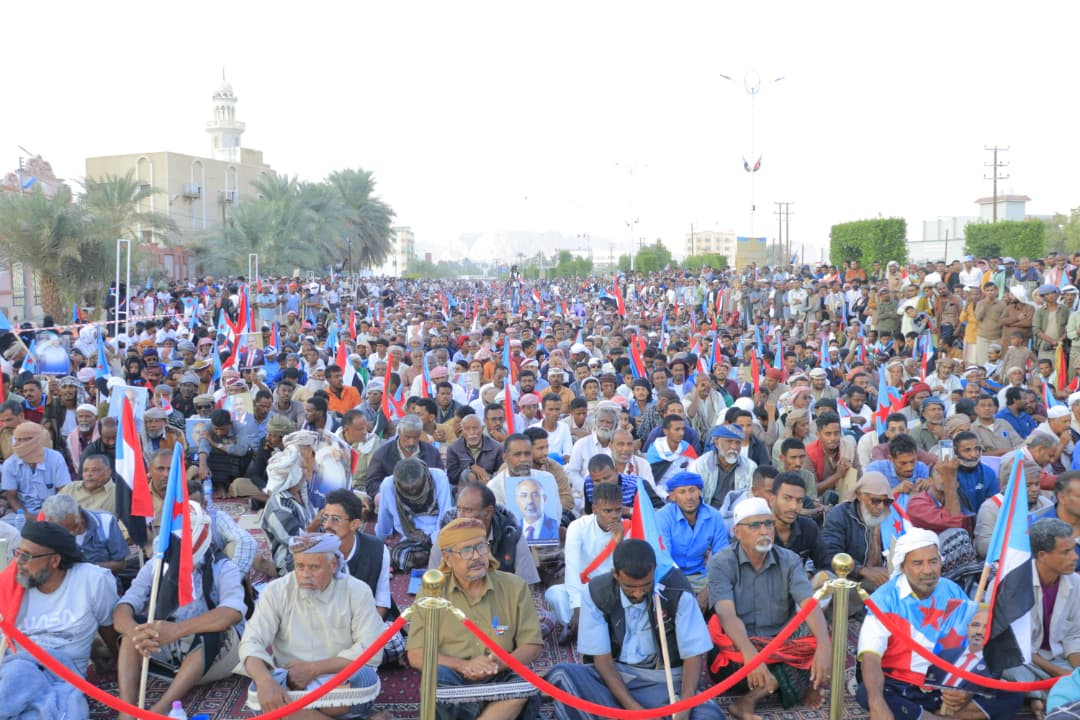 في مليونية 30 نوفمبر.. الحشود الجماهيرية في سيئون توكد تمسكها بخيار تحرير وادي حضرموت على طريق استعادة دولة الجنوب العربي(بيان) في مليونية 30 نوفمبر.. الحشود الجماهيرية في سيئون توكد تمسكها بخيار تحرير وادي حضرموت على طريق استعادة دولة الجنوب العربي(بيان)