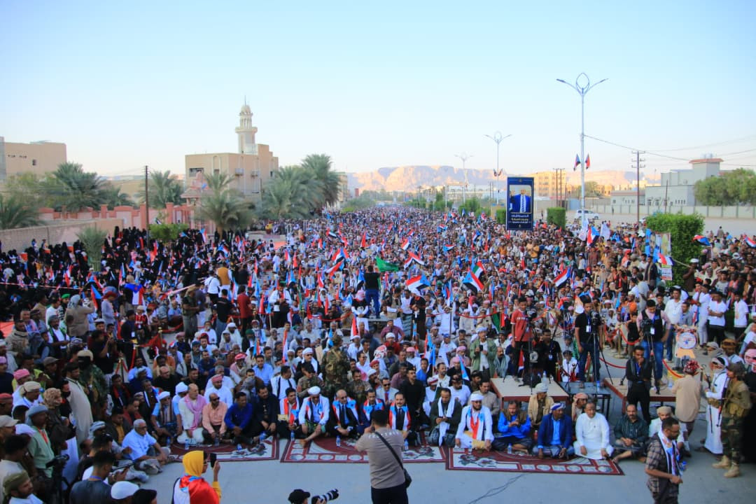 في مليونية 30 نوفمبر.. الحشود الجماهيرية في سيئون توكد تمسكها بخيار تحرير وادي حضرموت على طريق استعادة دولة الجنوب العربي(بيان) في مليونية 30 نوفمبر.. الحشود الجماهيرية في سيئون توكد تمسكها بخيار تحرير وادي حضرموت على طريق استعادة دولة الجنوب العربي(بيان)