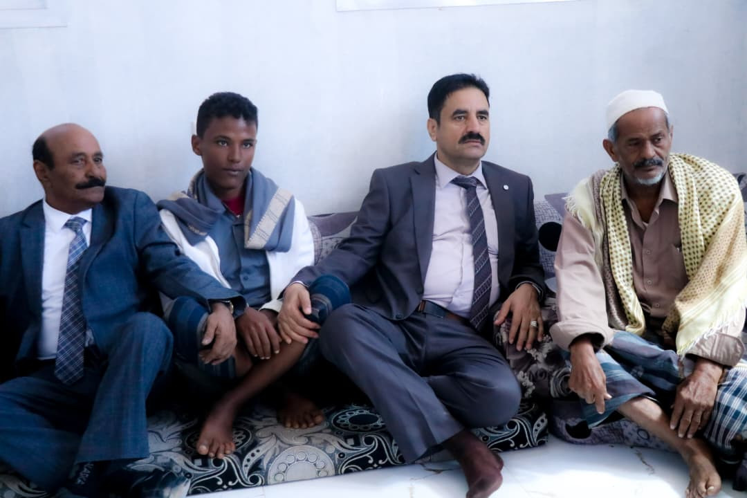 الجبواني وبن لسود يؤدون واجب العزاء لأسرة الفقيد عبدربه محرق الجبواني وبن لسود يؤدون واجب العزاء لأسرة الفقيد عبدربه محرق