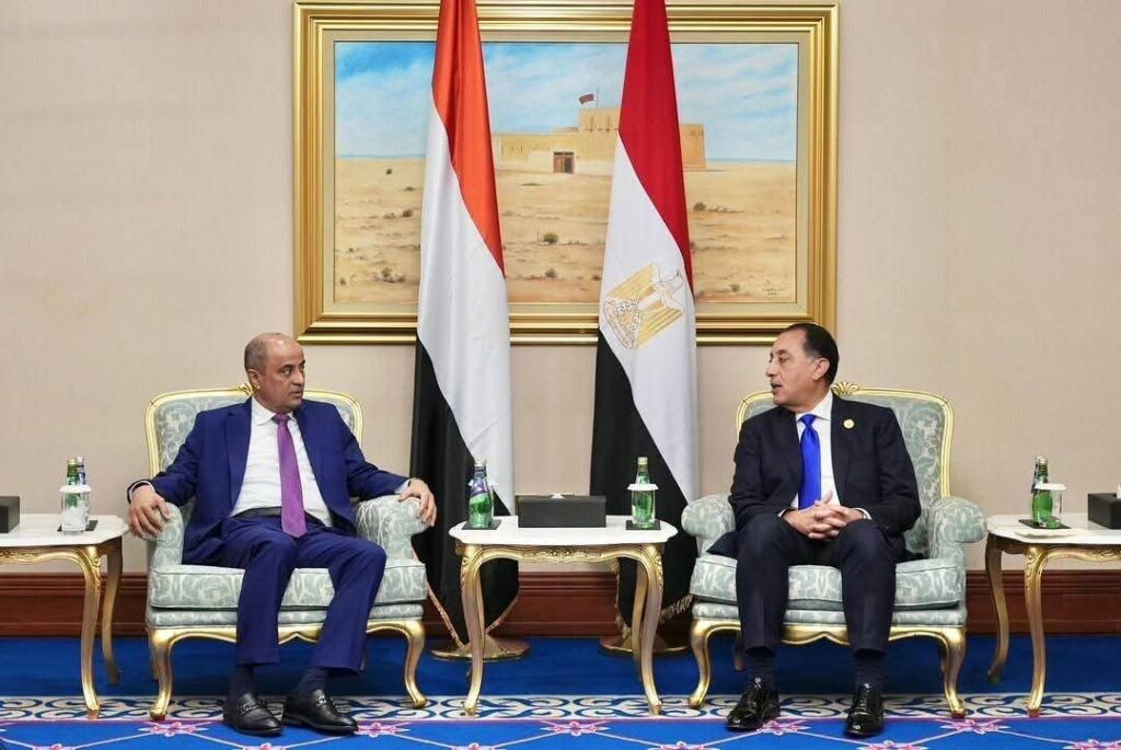رئيسا وزراء اليمن ومصر يبحثان تعزيز التعاون الثنائي في الدوحة رئيسا وزراء اليمن ومصر يبحثان تعزيز التعاون الثنائي في الدوحة