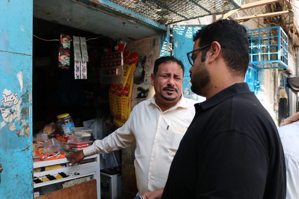 الإصحاح البيئي يضبط 7 مطاعم مخالفة في حملة مفاجئة بالشرج والمكلا الإصحاح البيئي يضبط 7 مطاعم مخالفة في حملة مفاجئة بالشرج والمكلا