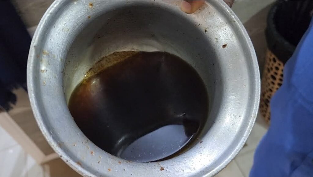 الإصحاح البيئي يضبط 7 مطاعم مخالفة في حملة مفاجئة بالشرج والمكلا الإصحاح البيئي يضبط 7 مطاعم مخالفة في حملة مفاجئة بالشرج والمكلا