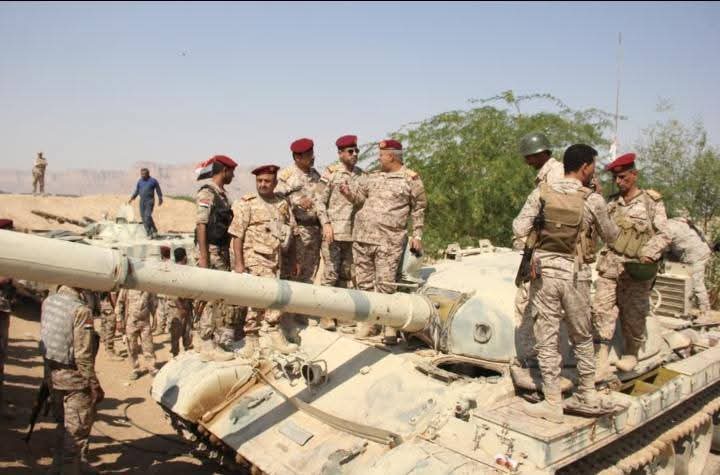 اللواء الجعيملاني يطّلع على جاهزية المواقع الخارجية للواء 37 مدرع واللواء 135مشاة. اللواء الجعيملاني يطّلع على جاهزية المواقع الخارجية للواء 37 مدرع واللواء 135مشاة.