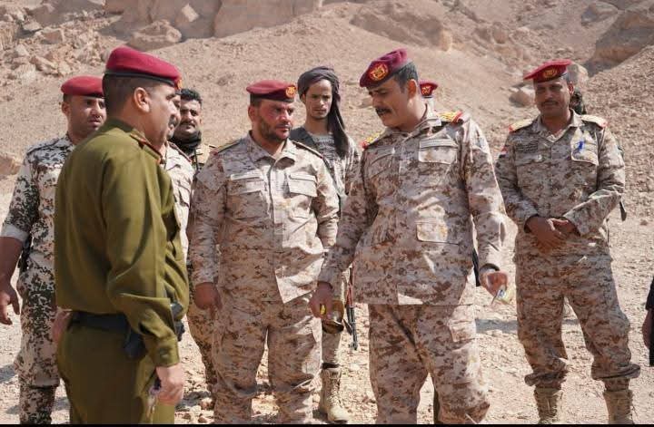 اللواء الجعيملاني يطّلع على جاهزية المواقع الخارجية للواء 37 مدرع واللواء 135مشاة. اللواء الجعيملاني يطّلع على جاهزية المواقع الخارجية للواء 37 مدرع واللواء 135مشاة.