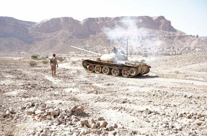 اللواء الجعيملاني يطّلع على جاهزية المواقع الخارجية للواء 37 مدرع واللواء 135مشاة. اللواء الجعيملاني يطّلع على جاهزية المواقع الخارجية للواء 37 مدرع واللواء 135مشاة.