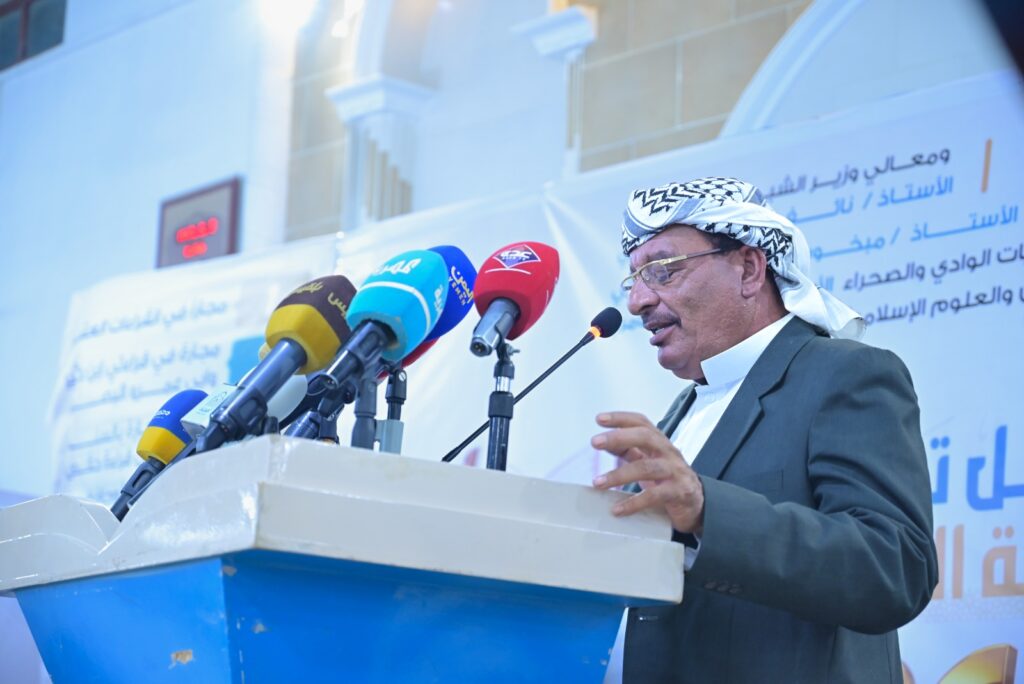 الوكيل التميمي يؤكد بأن الأمة تعوّل على حفظة القرآن لقيادتها للخروج من الأزمات الوكيل التميمي يؤكد بأن الأمة تعوّل على حفظة القرآن لقيادتها للخروج من الأزمات