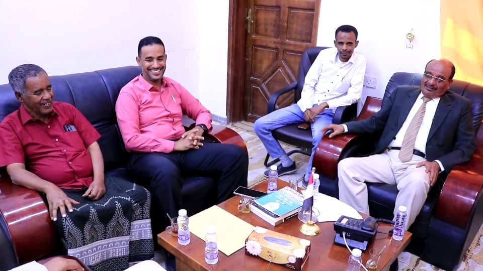 الوكيل التميمي يطلع على خطط وبرامج الاتحاد الشبابي الرياضي لأبناء المحافظات الشرقية بمحافظة حضرموت فرع الوادي والصحراء الوكيل التميمي يطلع على خطط وبرامج الاتحاد الشبابي الرياضي لأبناء المحافظات الشرقية بمحافظة حضرموت فرع الوادي والصحراء