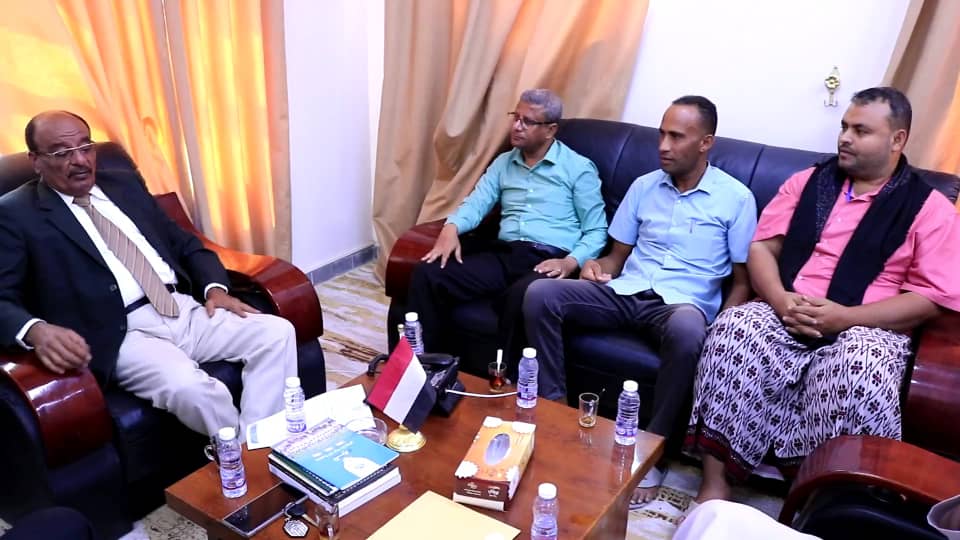 الوكيل التميمي يطلع على خطط وبرامج الاتحاد الشبابي الرياضي لأبناء المحافظات الشرقية بمحافظة حضرموت فرع الوادي والصحراء الوكيل التميمي يطلع على خطط وبرامج الاتحاد الشبابي الرياضي لأبناء المحافظات الشرقية بمحافظة حضرموت فرع الوادي والصحراء