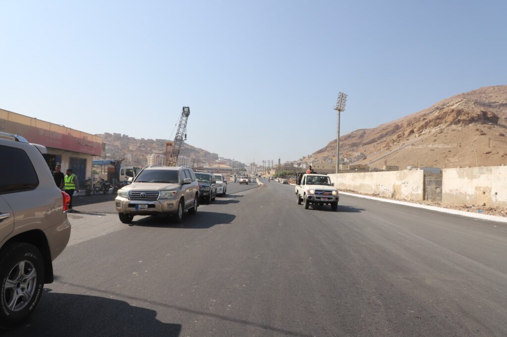 محافظ حضرموت يتفقّد جسر المنورة في المكلا بتصاميم تجمع بين الكفاءة وسرعة التنفيذ ويطلع على مستوى الانجاز في المرحلة الثانية لخور المكلا محافظ حضرموت يتفقّد جسر المنورة في المكلا بتصاميم تجمع بين الكفاءة وسرعة التنفيذ ويطلع على مستوى الانجاز في المرحلة الثانية لخور المكلا