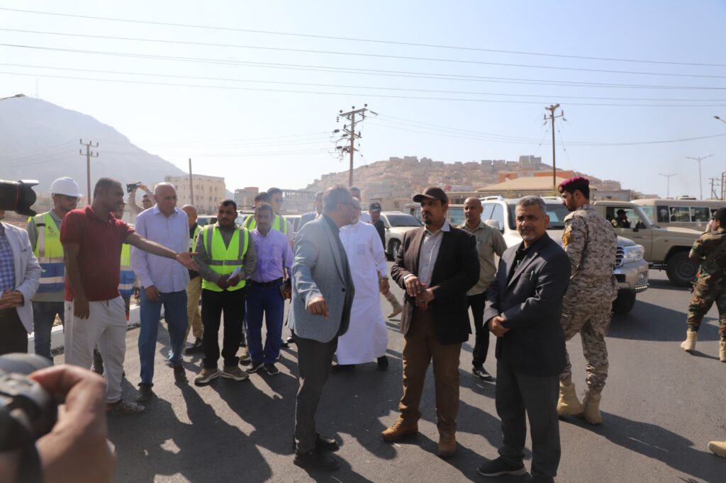 محافظ حضرموت يتفقّد جسر المنورة في المكلا بتصاميم تجمع بين الكفاءة وسرعة التنفيذ ويطلع على مستوى الانجاز في المرحلة الثانية لخور المكلا محافظ حضرموت يتفقّد جسر المنورة في المكلا بتصاميم تجمع بين الكفاءة وسرعة التنفيذ ويطلع على مستوى الانجاز في المرحلة الثانية لخور المكلا