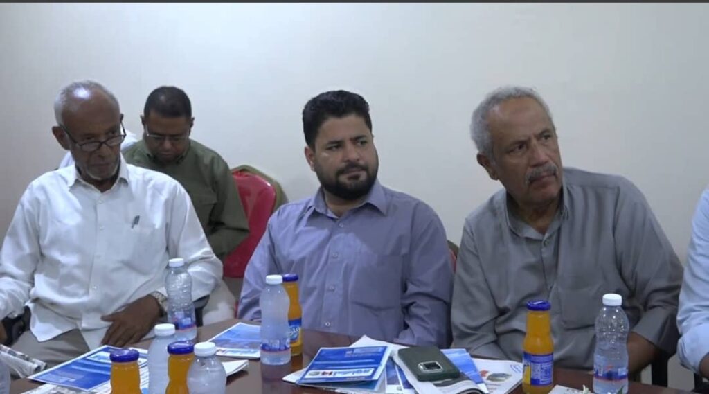 برعاية محافظ حضرموت ووزير الإعلام والثفافة والسياحة … الأمين العام لمحلي حضرموت يفتتح مكتب صحيفة "14 أكتوبر" بالمكلا ويؤكد بأن افتتاحه خطوة لتعزيز الإعلام الرسمي والأمن المعرفي برعاية محافظ حضرموت ووزير الإعلام والثفافة والسياحة … الأمين العام لمحلي حضرموت يفتتح مكتب صحيفة "14 أكتوبر" بالمكلا ويؤكد بأن افتتاحه خطوة لتعزيز الإعلام الرسمي والأمن المعرفي