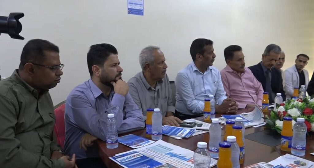 برعاية محافظ حضرموت ووزير الإعلام والثفافة والسياحة … الأمين العام لمحلي حضرموت يفتتح مكتب صحيفة "14 أكتوبر" بالمكلا ويؤكد بأن افتتاحه خطوة لتعزيز الإعلام الرسمي والأمن المعرفي برعاية محافظ حضرموت ووزير الإعلام والثفافة والسياحة … الأمين العام لمحلي حضرموت يفتتح مكتب صحيفة "14 أكتوبر" بالمكلا ويؤكد بأن افتتاحه خطوة لتعزيز الإعلام الرسمي والأمن المعرفي