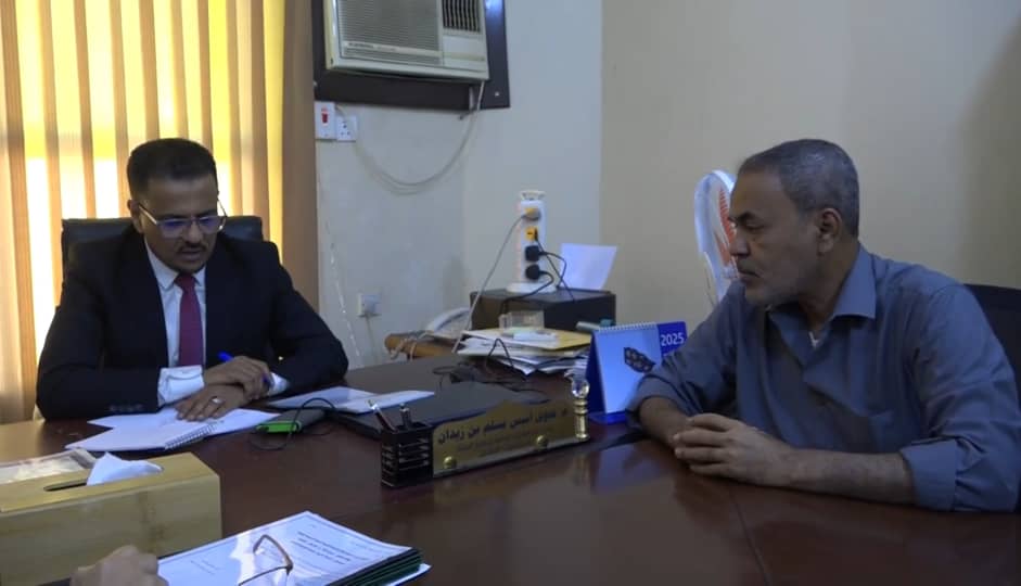 الأمين العام لمحلي حضرموت يطلع على نشاط الهيئة العامة لحماية البيئة بساحل حضرموت الأمين العام لمحلي حضرموت يطلع على نشاط الهيئة العامة لحماية البيئة بساحل حضرموت