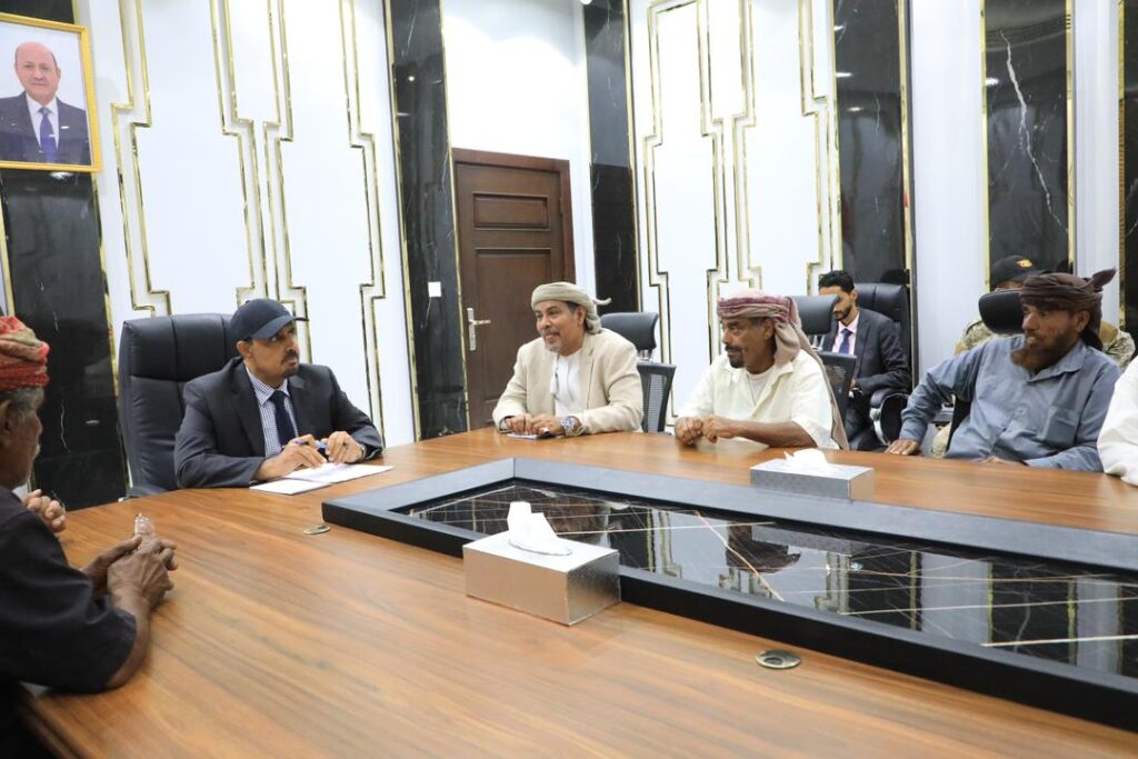 محافظ حضرموت يلتقي أعيان منطقة "رسب" بمديرية ساه لبحث الاحتياجات الخدمية والتنمية محافظ حضرموت يلتقي أعيان منطقة "رسب" بمديرية ساه لبحث الاحتياجات الخدمية والتنمية