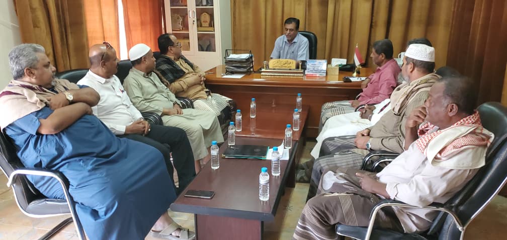 في لقاء مثمر بين قيادة مديرية القطن وإدارة نادي التعاون بالعقاد ..نادي التعاون… مسيرة إنجاز تتواصل بروح العمل المشترك ودعم قيادة السلطه المحلية . في لقاء مثمر بين قيادة مديرية القطن وإدارة نادي التعاون بالعقاد ..نادي التعاون… مسيرة إنجاز تتواصل بروح العمل المشترك ودعم قيادة السلطه المحلية .