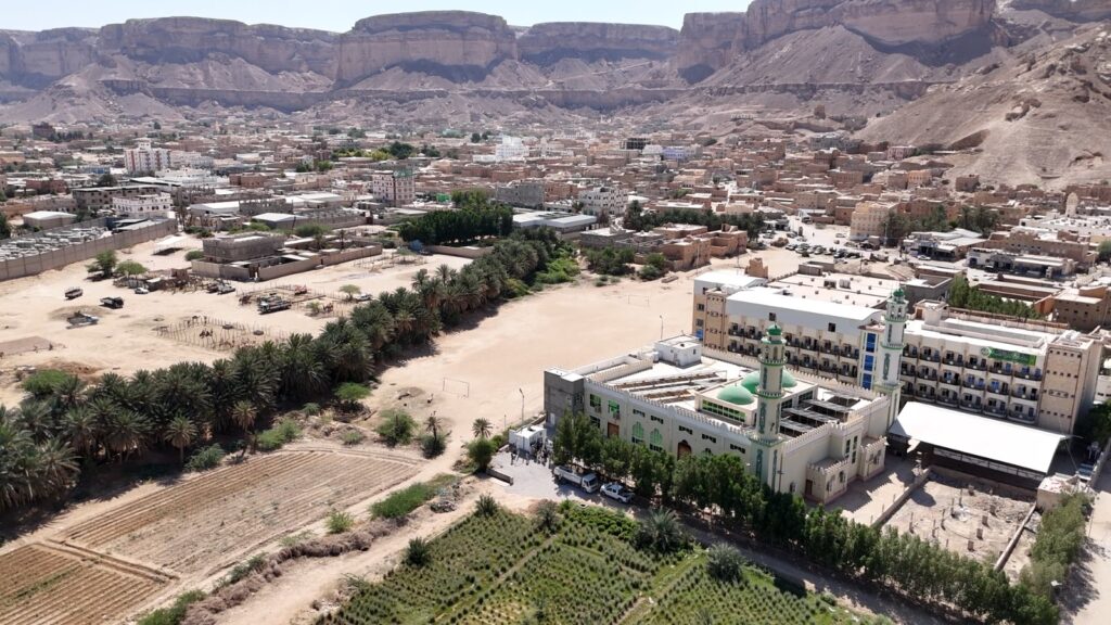 مدير عام مديرية القطن يدشّن مشروعي تأهيل بئري “هينن” و“سقيا البادية” بمنظومات طاقة شمسية ضمن برنامج “سقيا الماء” لمؤسسة البادية مدير عام مديرية القطن يدشّن مشروعي تأهيل بئري “هينن” و“سقيا البادية” بمنظومات طاقة شمسية ضمن برنامج “سقيا الماء” لمؤسسة البادية