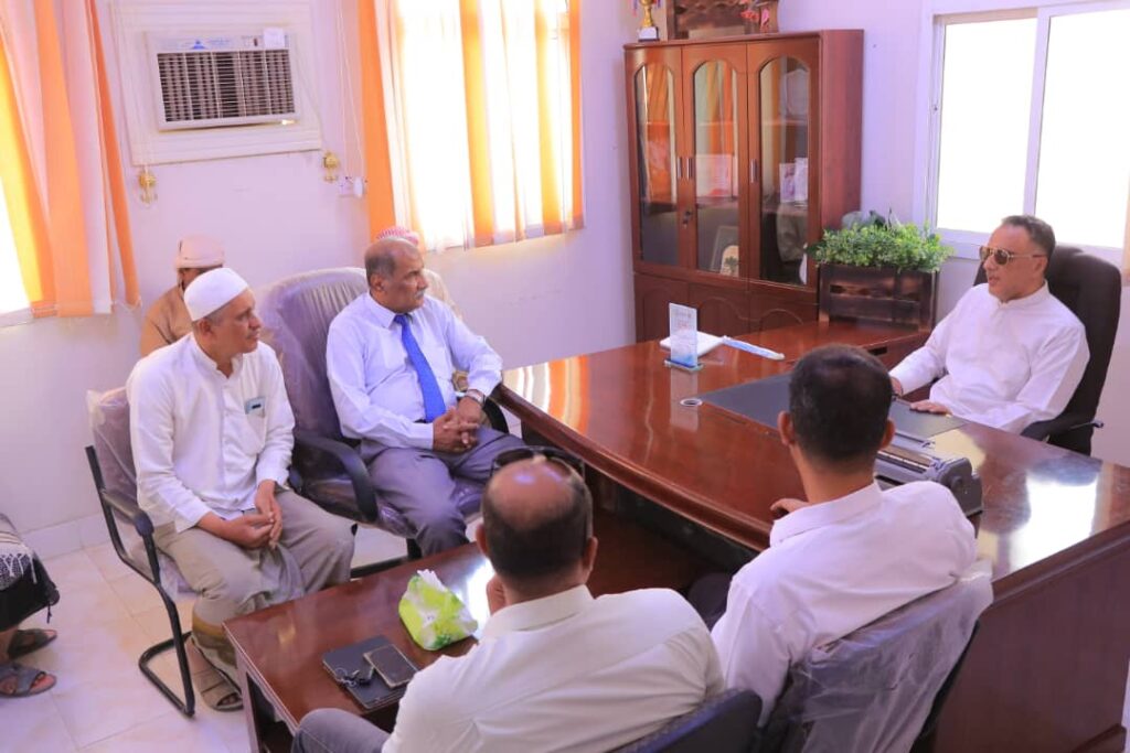 رئيس جامعة سيئون يزور جمعية رعاية وتأهيل المكفوفين وادي حضرموت ومدرسة الضياء للمكفوفين رئيس جامعة سيئون يزور جمعية رعاية وتأهيل المكفوفين وادي حضرموت ومدرسة الضياء للمكفوفين