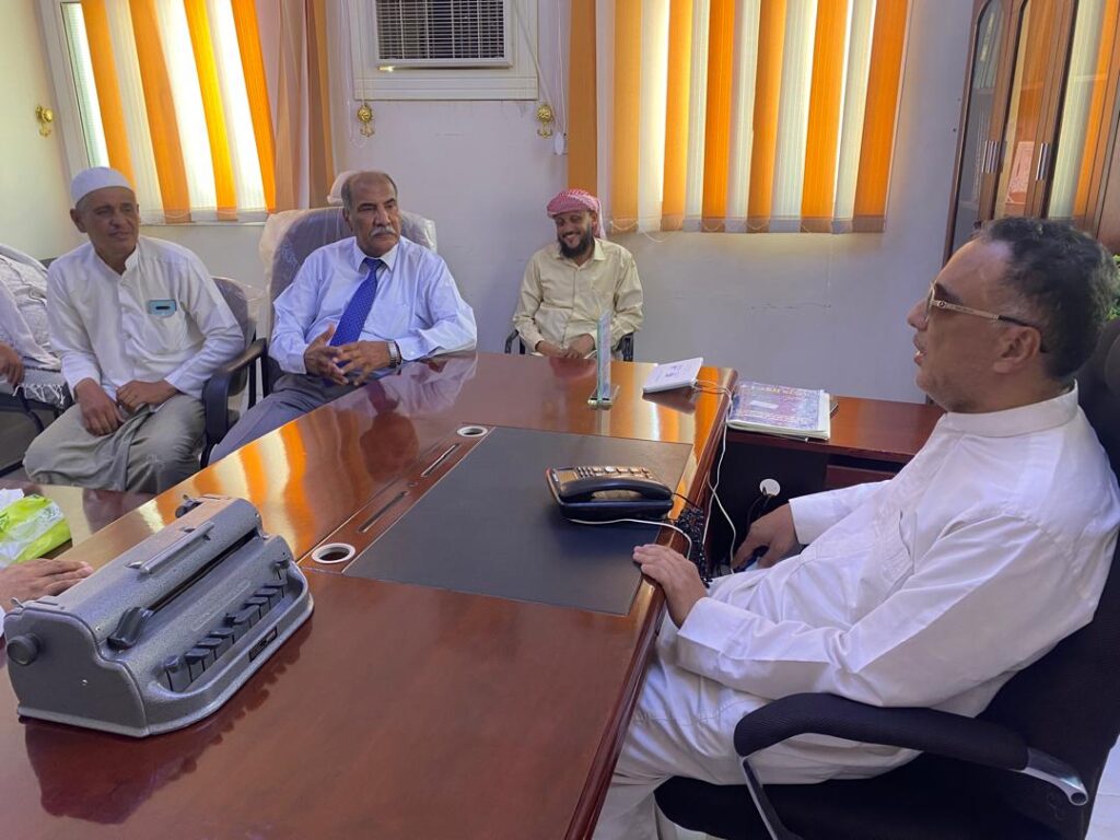 رئيس جامعة سيئون يزور جمعية رعاية وتأهيل المكفوفين وادي حضرموت ومدرسة الضياء للمكفوفين رئيس جامعة سيئون يزور جمعية رعاية وتأهيل المكفوفين وادي حضرموت ومدرسة الضياء للمكفوفين