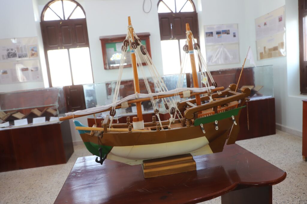 يعد المتحف الوحيد البحري على مستوى الجمهورية،،محافظ حضرموت يفتتح متحف التراث البحري والشعبي بمدينة الحامي يعد المتحف الوحيد البحري على مستوى الجمهورية،،محافظ حضرموت يفتتح متحف التراث البحري والشعبي بمدينة الحامي