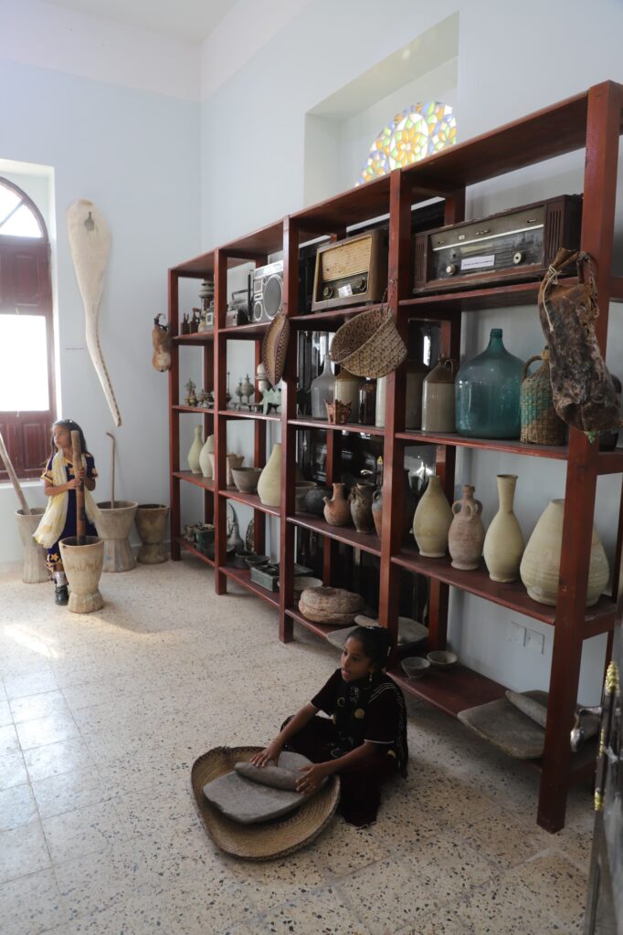 يعد المتحف الوحيد البحري على مستوى الجمهورية،،محافظ حضرموت يفتتح متحف التراث البحري والشعبي بمدينة الحامي يعد المتحف الوحيد البحري على مستوى الجمهورية،،محافظ حضرموت يفتتح متحف التراث البحري والشعبي بمدينة الحامي