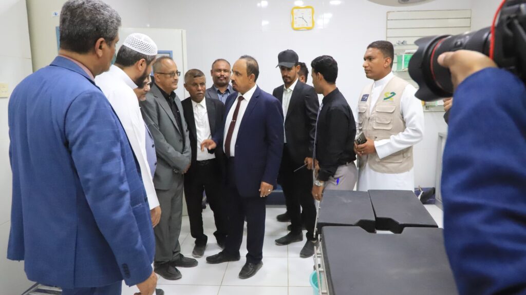 محافظ حضرموت يفتتح ويضع حجر الأساس لعدد من المشاريع الصحية والتربوية والمياه والطاقة بمدينة الحامي محافظ حضرموت يفتتح ويضع حجر الأساس لعدد من المشاريع الصحية والتربوية والمياه والطاقة بمدينة الحامي