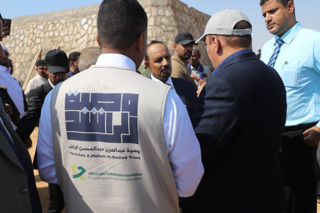 محافظ حضرموت يفتتح ويضع حجر الأساس لعدد من المشاريع الصحية والتربوية والمياه والطاقة بمدينة الحامي محافظ حضرموت يفتتح ويضع حجر الأساس لعدد من المشاريع الصحية والتربوية والمياه والطاقة بمدينة الحامي