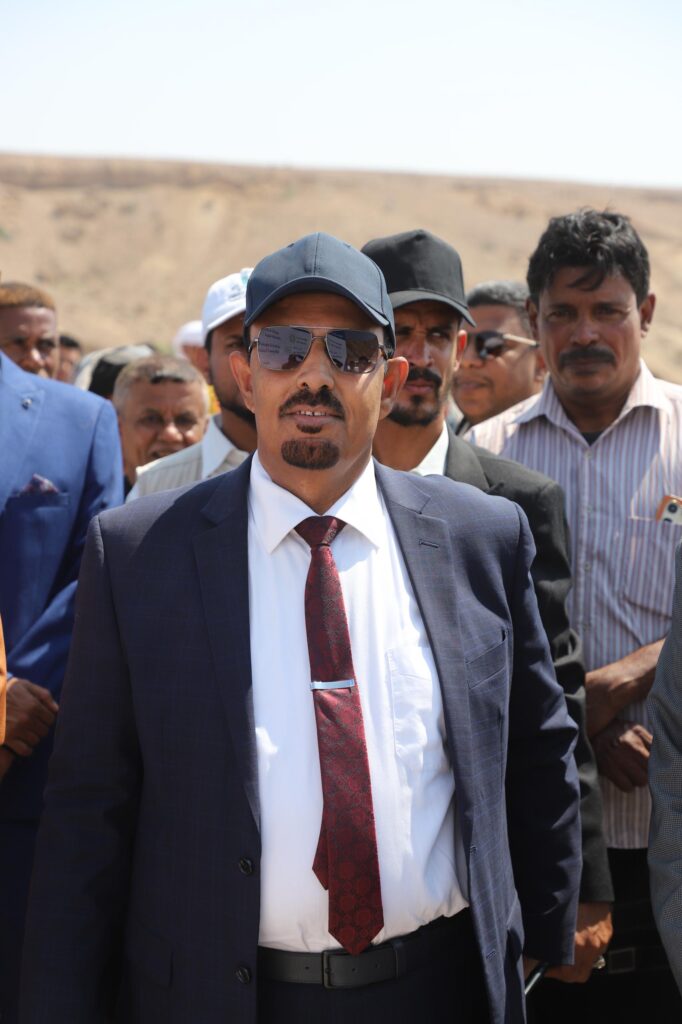 محافظ حضرموت يضع حجر الأساس لمشروع المياه بالطاقة المتجددة بمديرية الديس الشرقية محافظ حضرموت يضع حجر الأساس لمشروع المياه بالطاقة المتجددة بمديرية الديس الشرقية