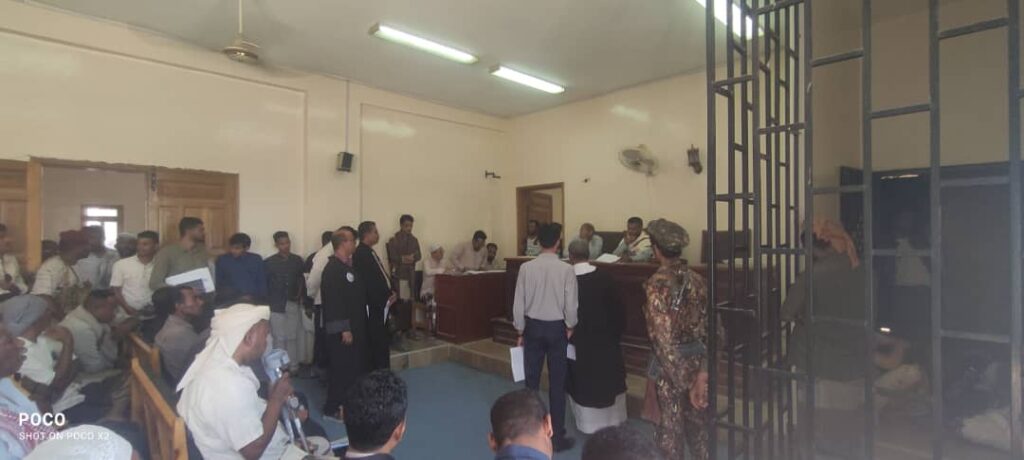 في قضية شغلت الرأي العام كثيراً في حضرموت…محكمة تريم تعقد جلستها العلنية الأولى لمحاكمة المتهم في قضية مقتل شهيد الثورة بتريم الشاب محمد يادين في قضية شغلت الرأي العام كثيراً في حضرموت…محكمة تريم تعقد جلستها العلنية الأولى لمحاكمة المتهم في قضية مقتل شهيد الثورة بتريم الشاب محمد يادين