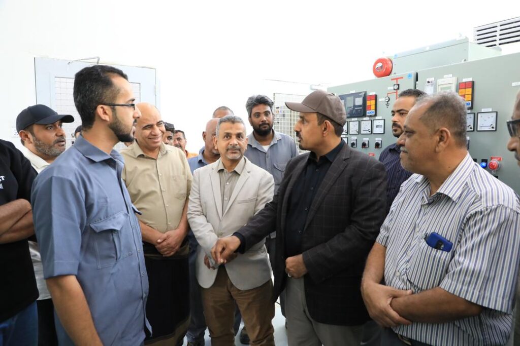 محافظ حضرموت يُدشّن مشاريعًا كهربائية حيوية بقدرة 61.5 ميجافولت أمبير لتخفيف الأحمال وتحسين الخدمة بمديرية المكلا محافظ حضرموت يُدشّن مشاريعًا كهربائية حيوية بقدرة 61.5 ميجافولت أمبير لتخفيف الأحمال وتحسين الخدمة بمديرية المكلا